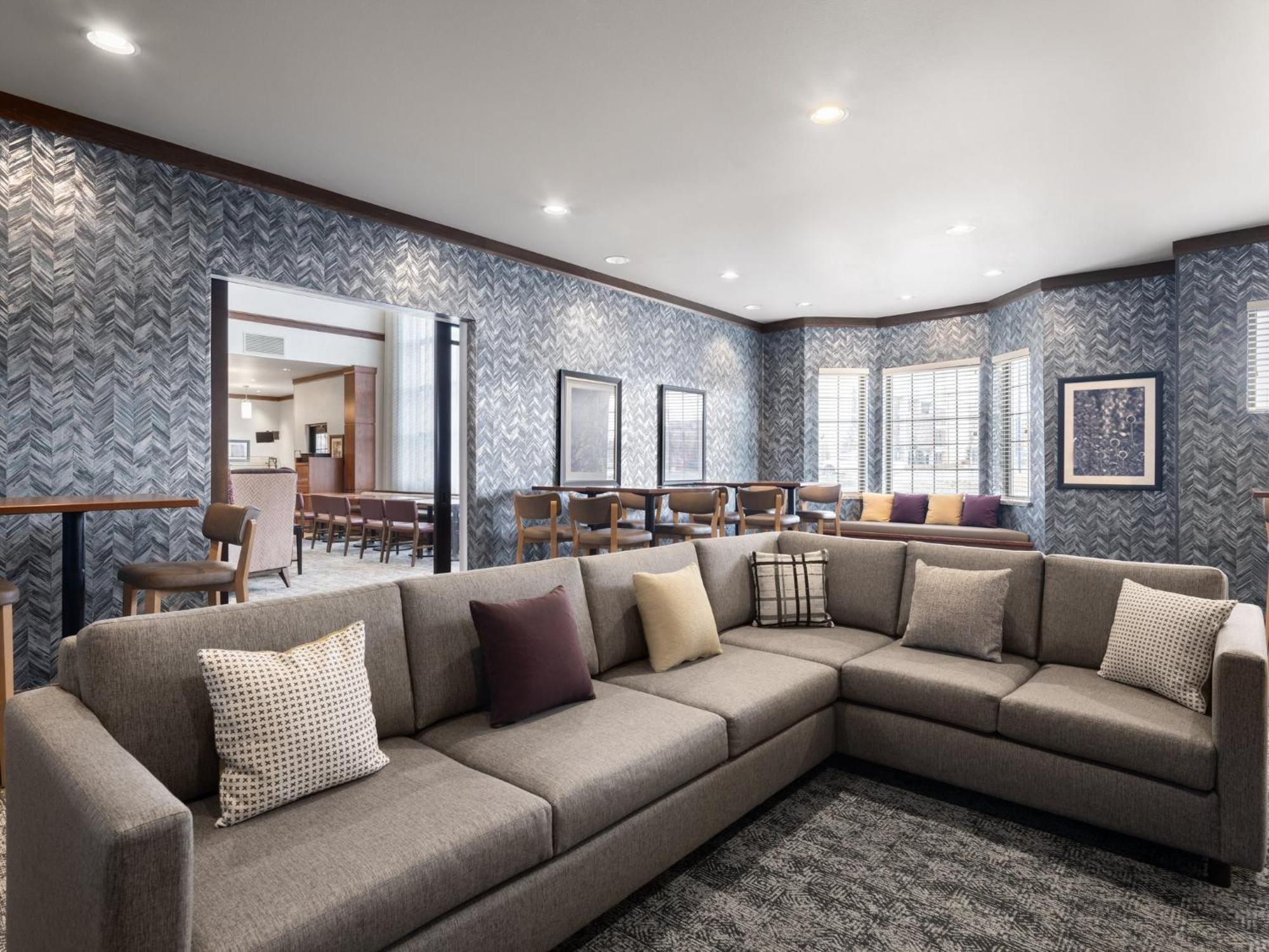 Staybridge By Ihg Hotel 3*
