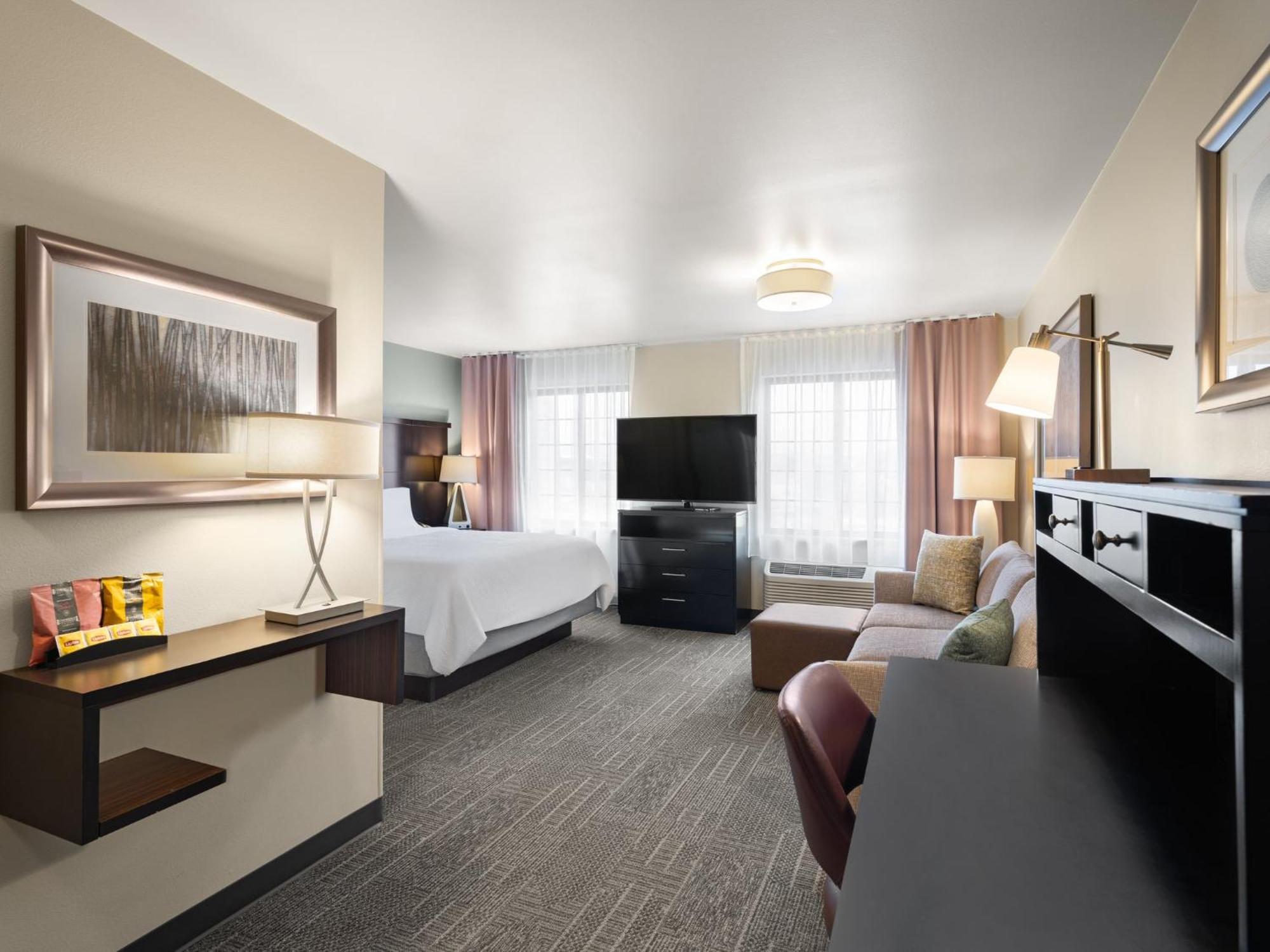 Staybridge By Ihg Hotel 3*