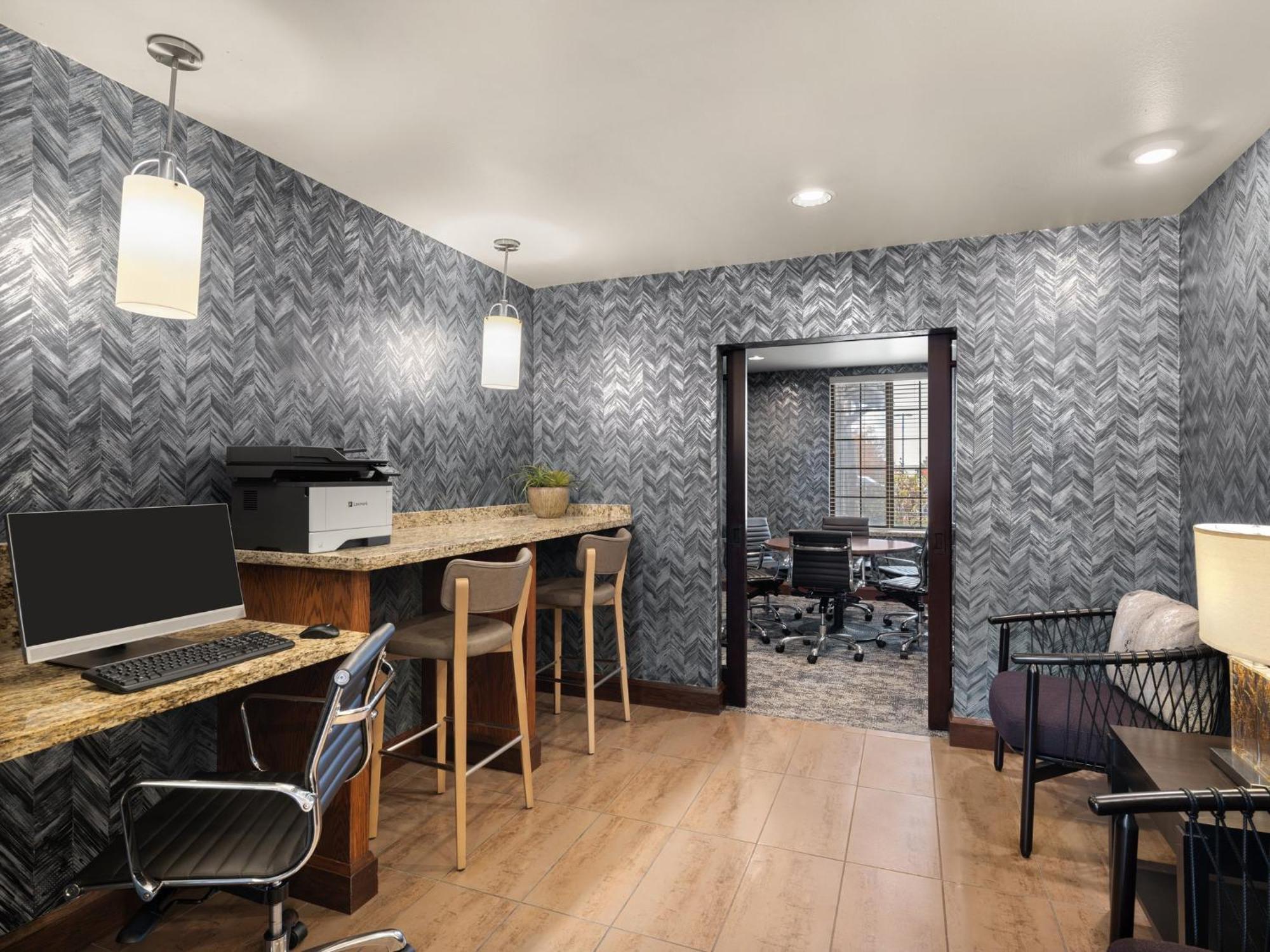 Staybridge By Ihg 3*
